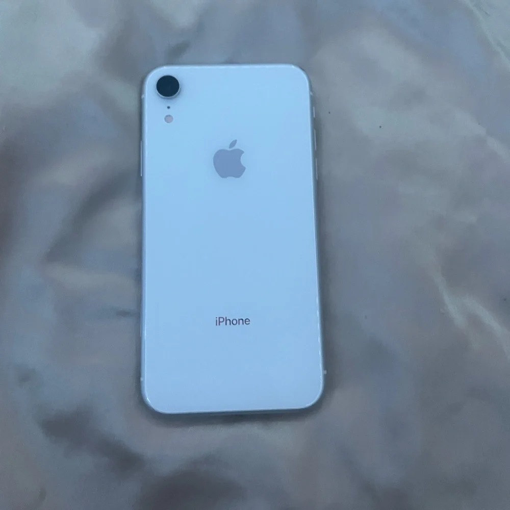 Apple iPhone in Elegant White